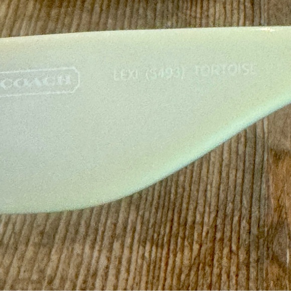 Coach Brown and Cream Classic Sunglasses with Case and Cloth - Picture 4 of 6